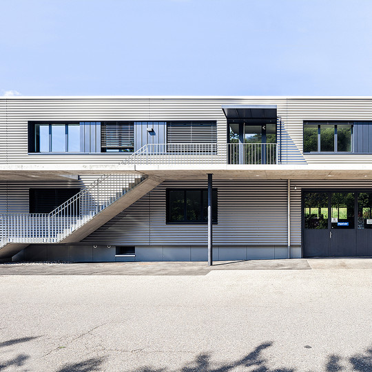 770_00_01_UEbersichtsbild_Gewerbehaus_Hinterkappelen.jpg