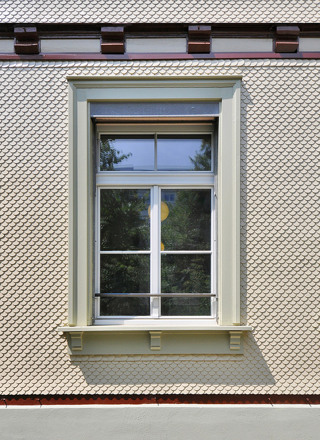 721_04_Sanierung_Gebaeudeunterhalt_Volkschule_Laengasse_Tuermli.jpg