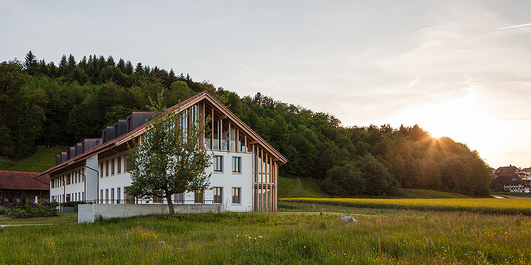 760_00_01_UEbersichtsbild_Mehrfamileinhaus_Strengelbach_01.jpg