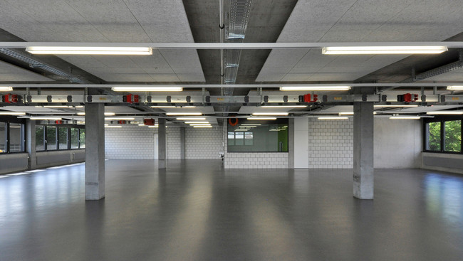 739_06_Neubau_Gewerbehaus_Ausbildungszentrum_Swissmechanic_Muenchenbuchsee.jpg