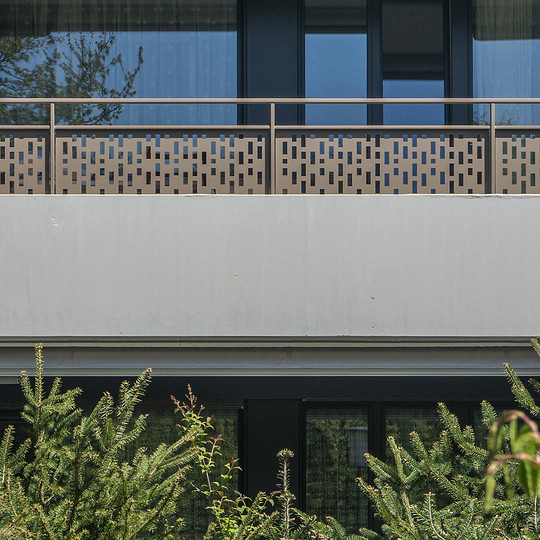 769_00_01_UEbersichtsbild-Sanierung_Mehrfamilienhaus_Hinterkappelen.jpg