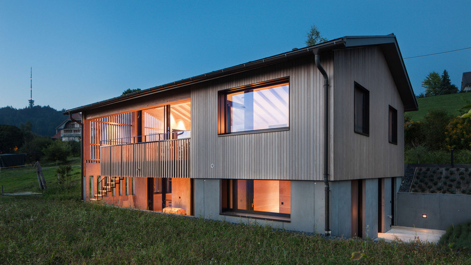 773_00_02_Hauptbild_Einfamilienhaus_Bolligen.jpg