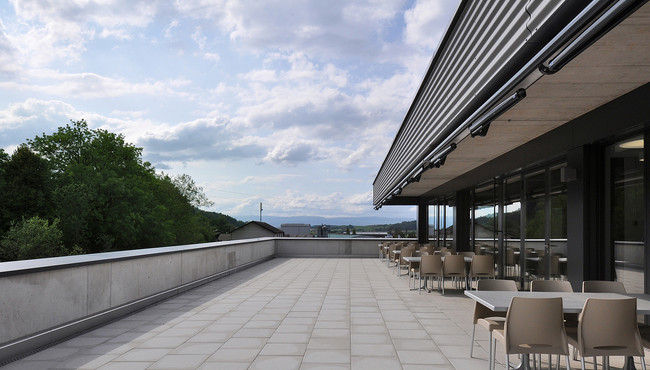 739_10_Neubau_Gewerbehaus_Ausbildungszentrum_Swissmechanic_Muenchenbuchsee.jpg